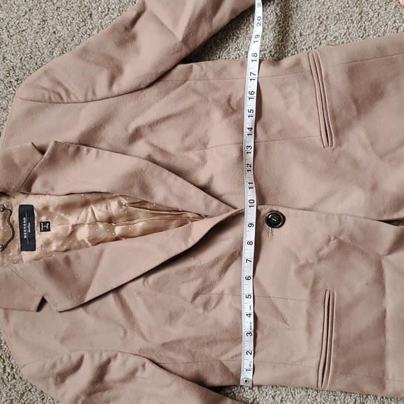 Like-new, lined MaxMara camel-colored wool blazer - Picture 7 of 10